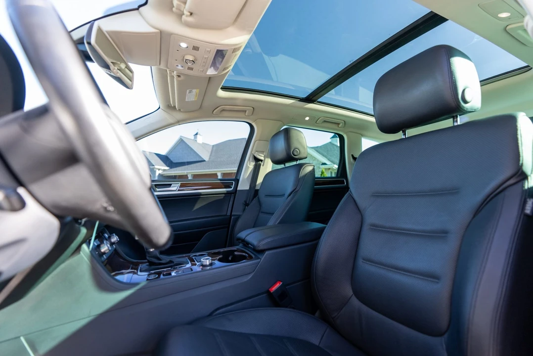 2016 Volkswagen Touareg - Image 4 of 7