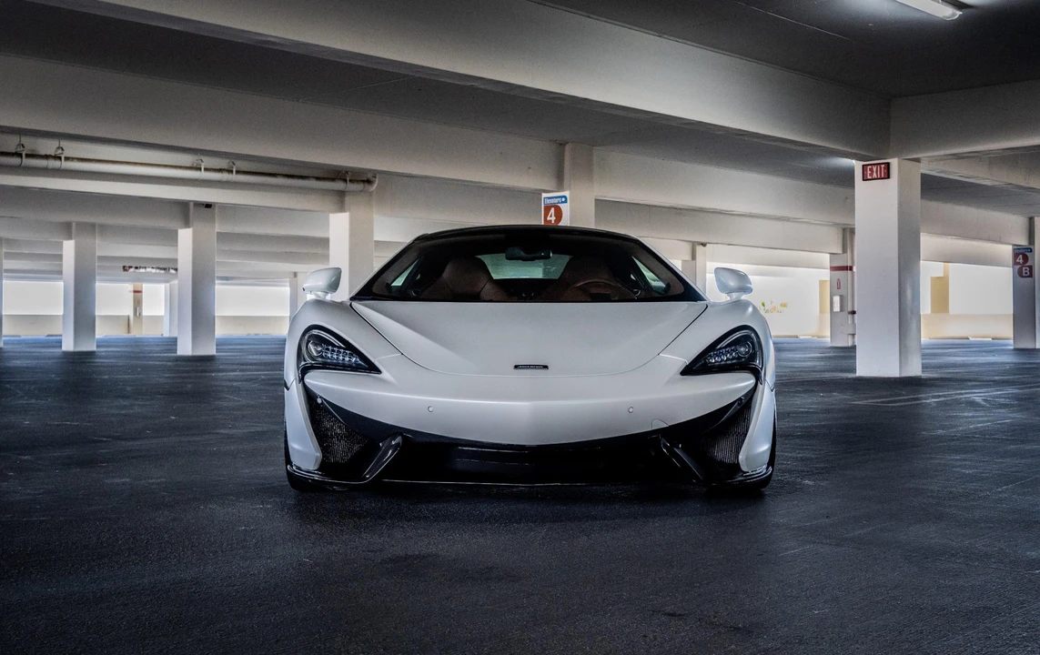 2017 McLaren 570GT - Image 16 of 31