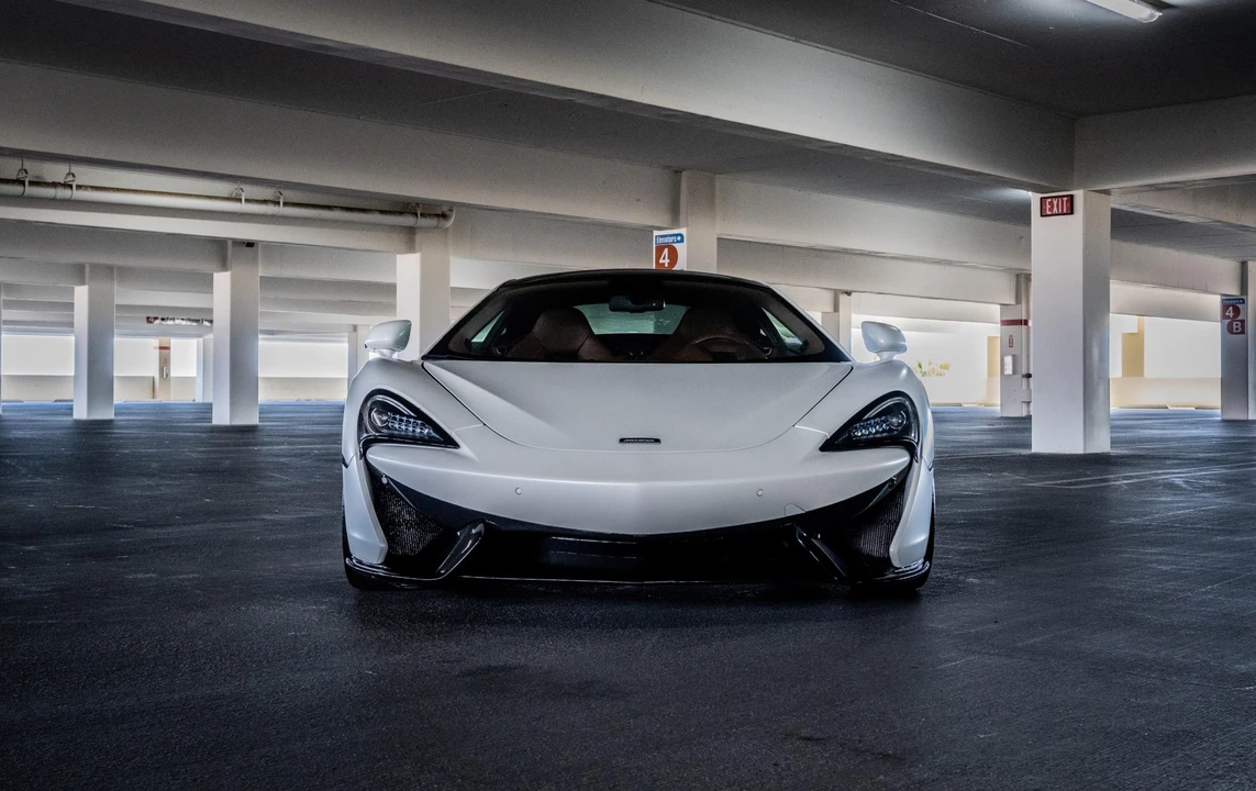 2017 McLaren 570GT - Image 14 of 31