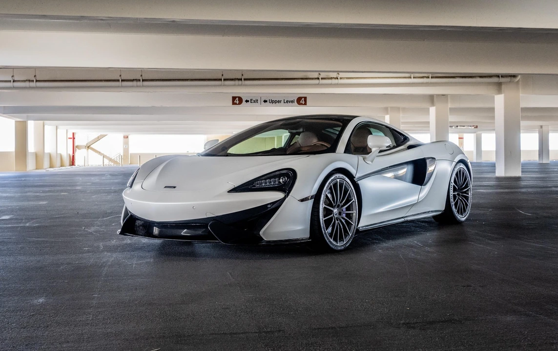 2017 McLaren 570GT - Image 4 of 31