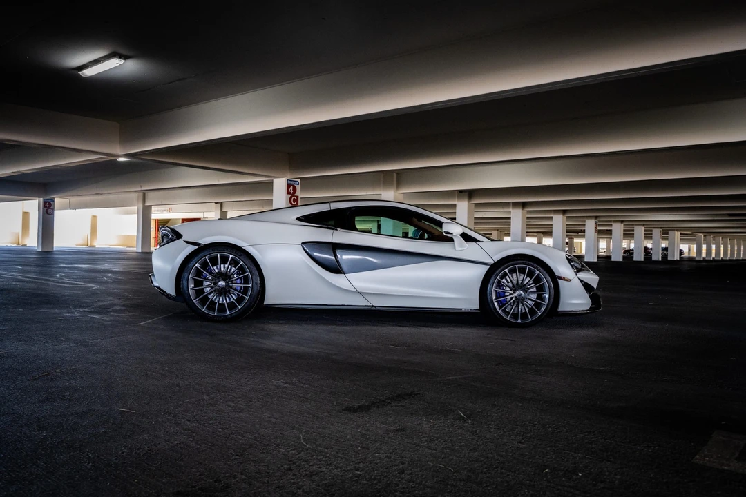 2017 McLaren 570GT - Image 27 of 31