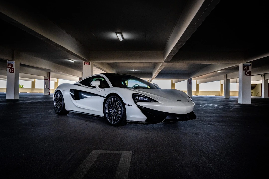 2017 McLaren 570GT - Image 24 of 31