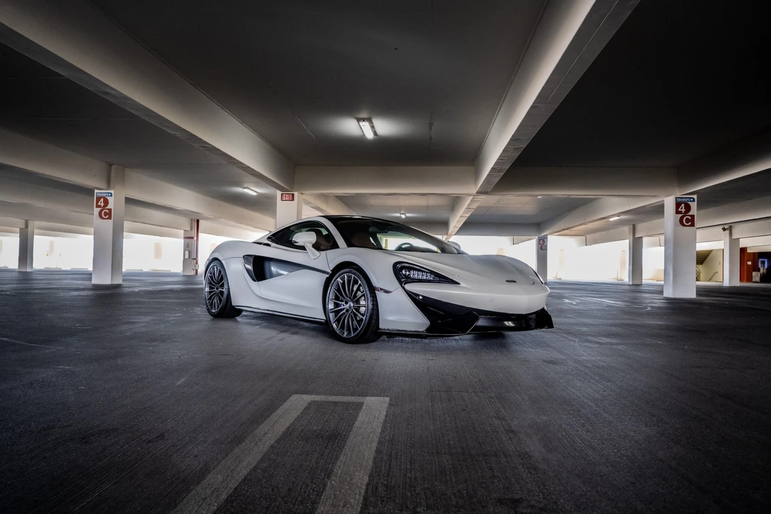 2017 McLaren 570GT - Image 25 of 31