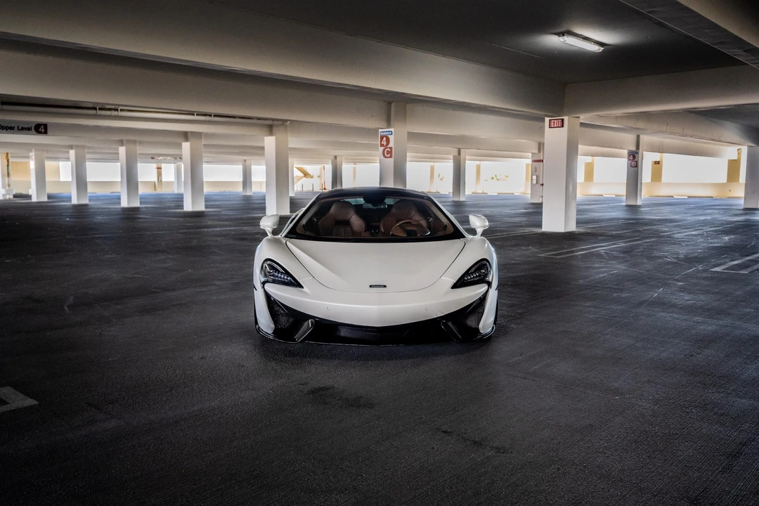 2017 McLaren 570GT - Image 17 of 31