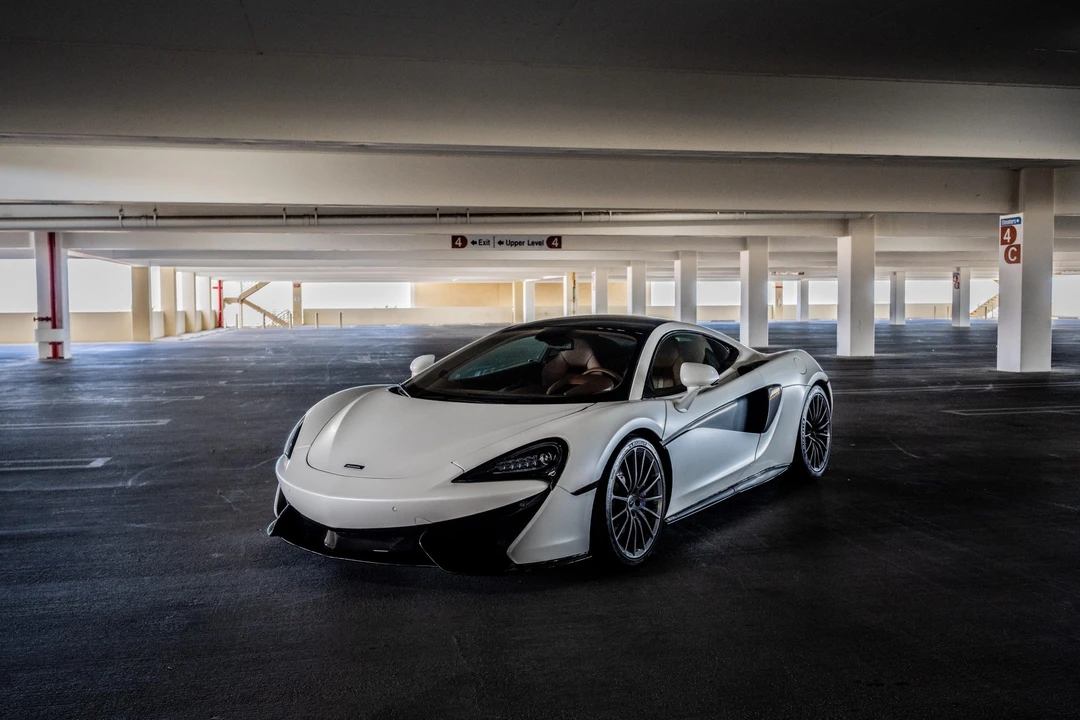 2017 McLaren 570GT - Image 8 of 31