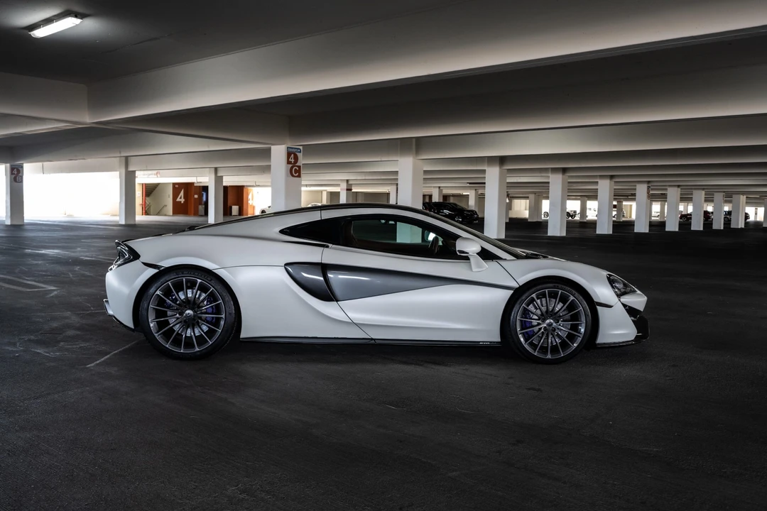 2017 McLaren 570GT - Image 29 of 31