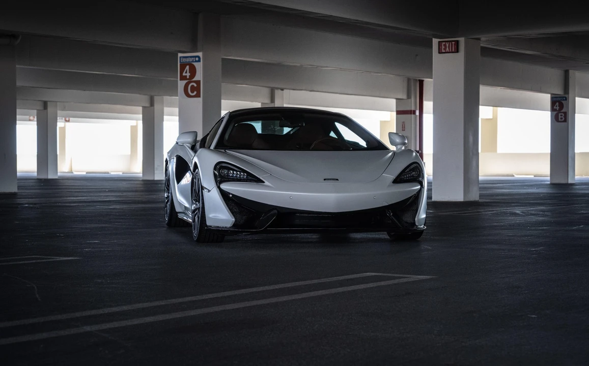 2017 McLaren 570GT - Image 18 of 31