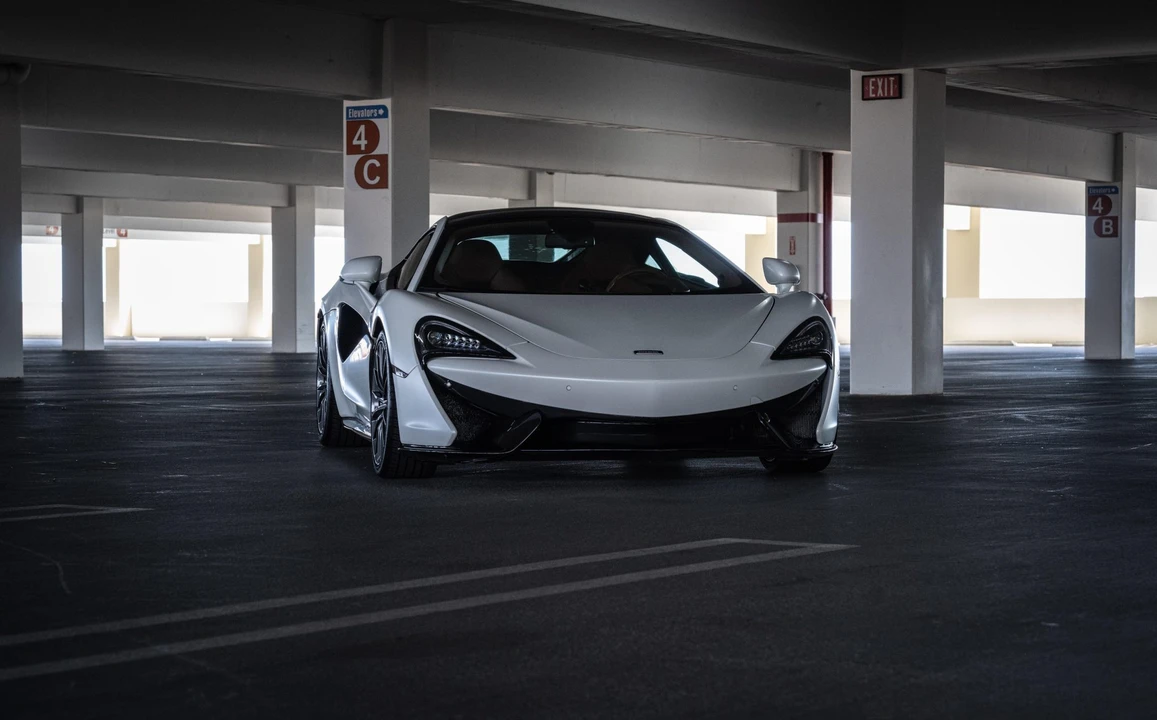2017 McLaren 570GT - Image 19 of 31