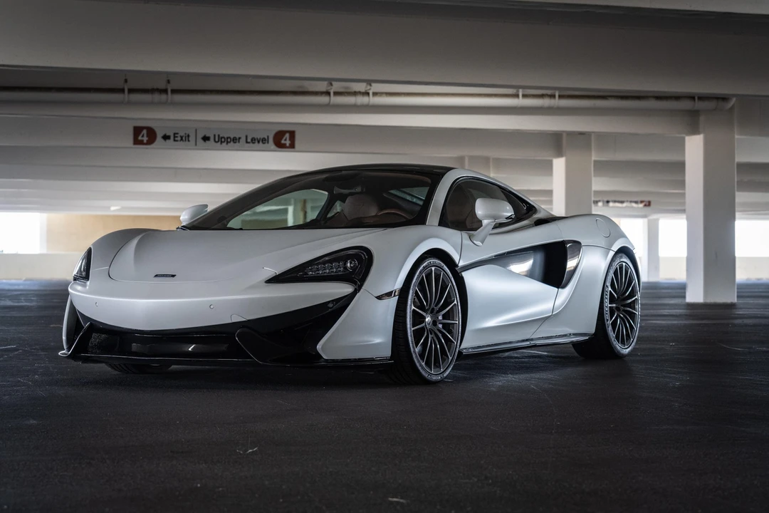 2017 McLaren 570GT - Image 11 of 31