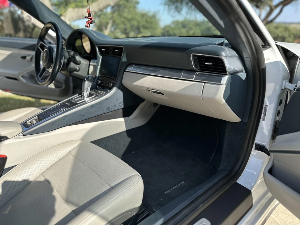 2017 Porsche 991 Carrera 4S - Image 25 of 31
