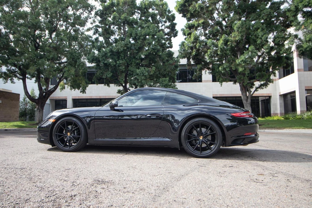 2017 Porsche 991 Carrera - Image 28 of 31