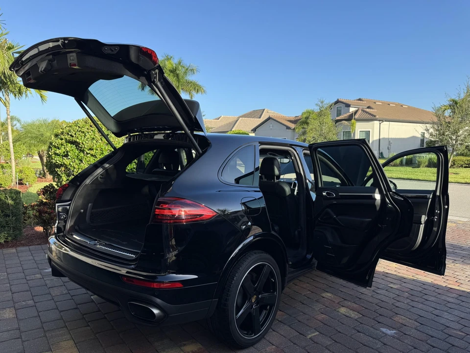 2017 Porsche 958 Cayenne - Image 27 of 31