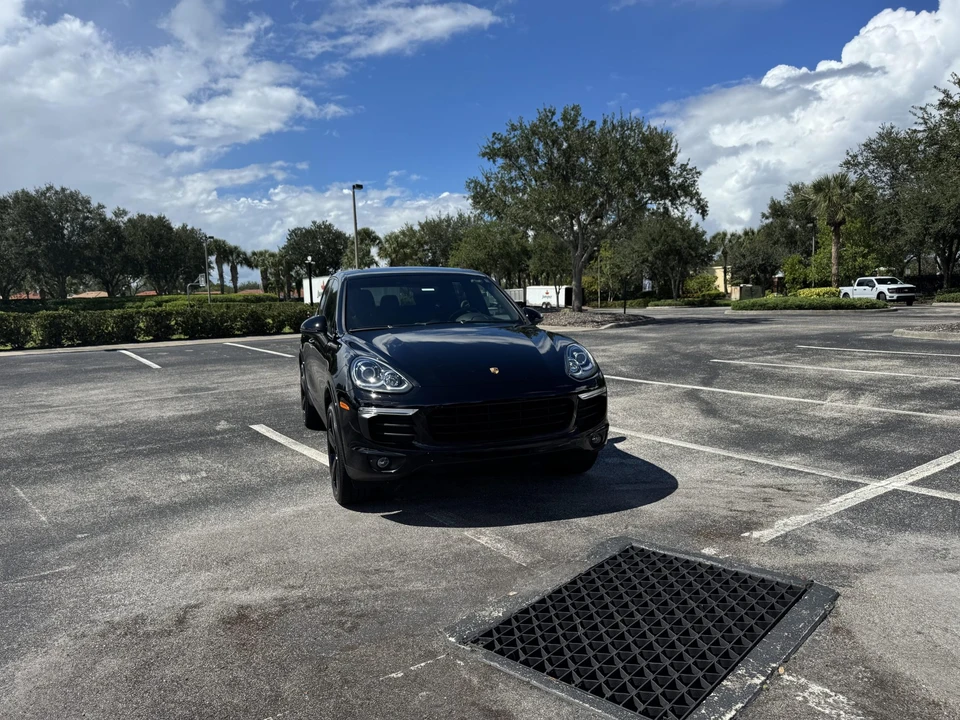 2017 Porsche 958 Cayenne - Image 9 of 31