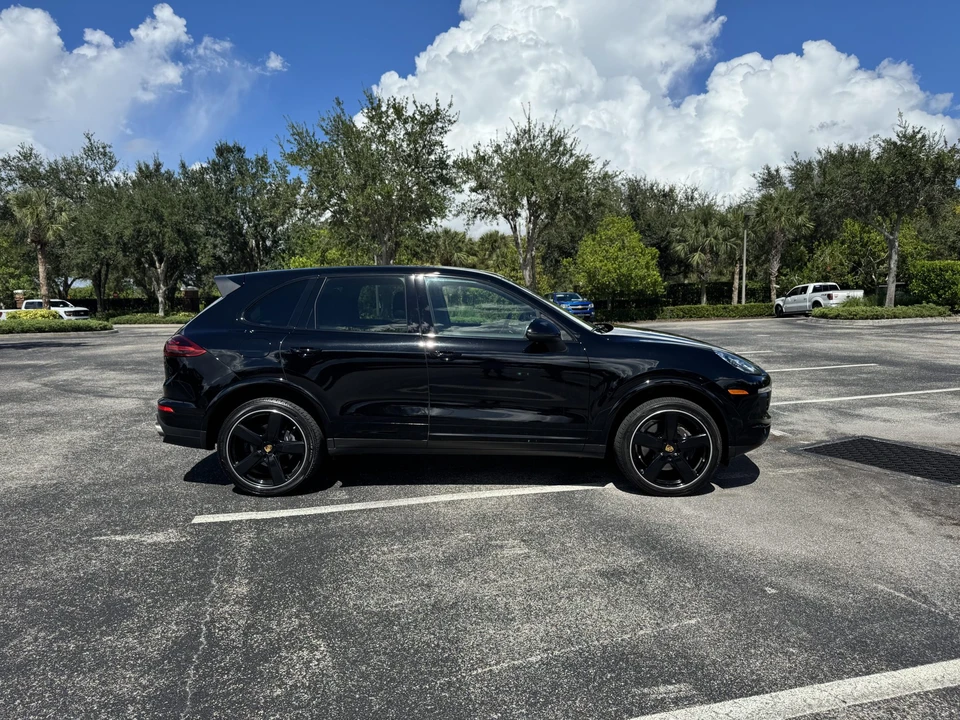 2017 Porsche 958 Cayenne - Image 14 of 31