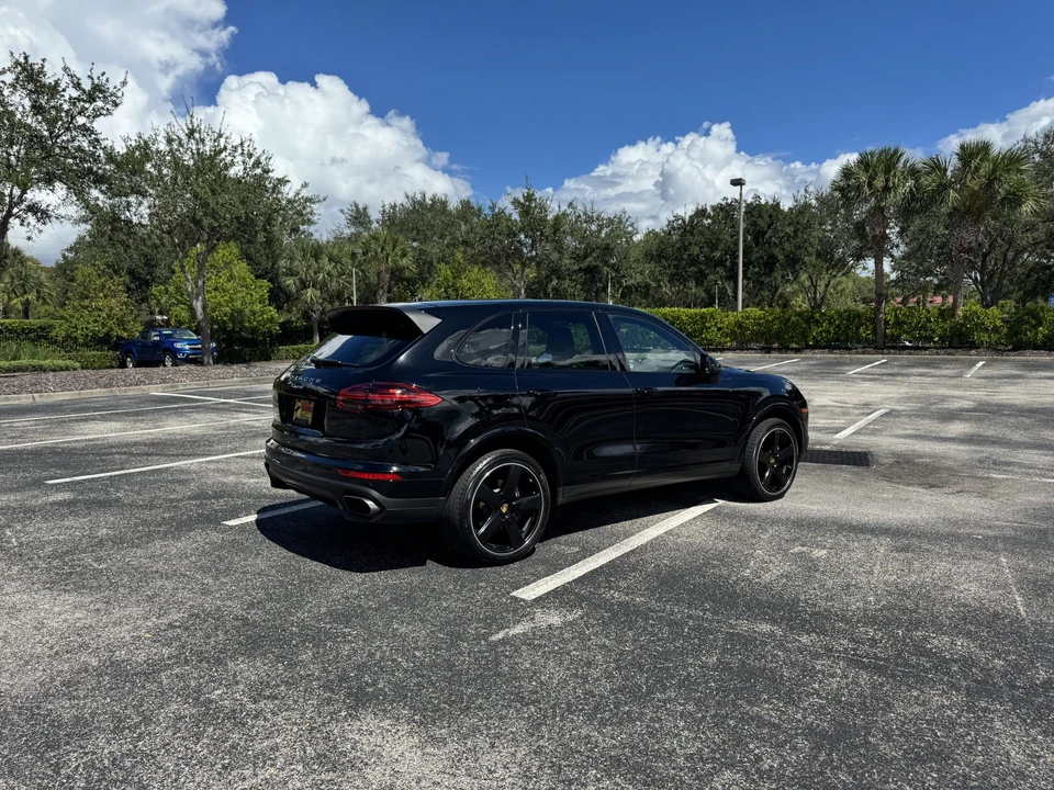 2017 Porsche 958 Cayenne - Image 16 of 31