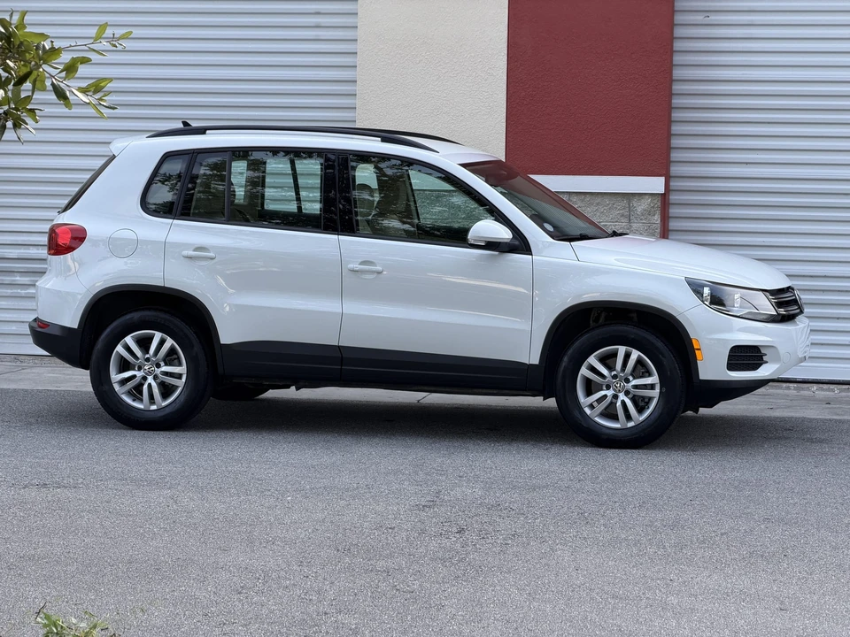 2017 Volkswagen Tiguan - Image 7 of 31