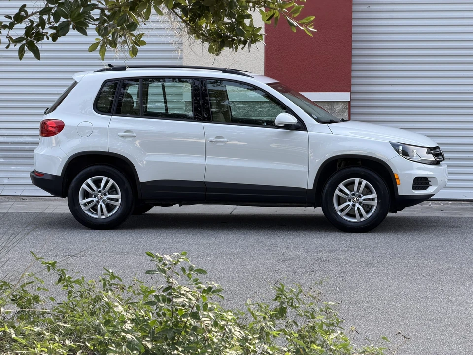 2017 Volkswagen Tiguan - Image 8 of 31