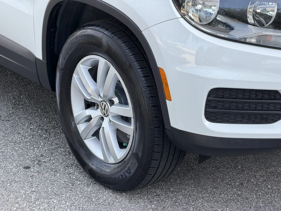 2017 Volkswagen Tiguan - Image 26 of 31