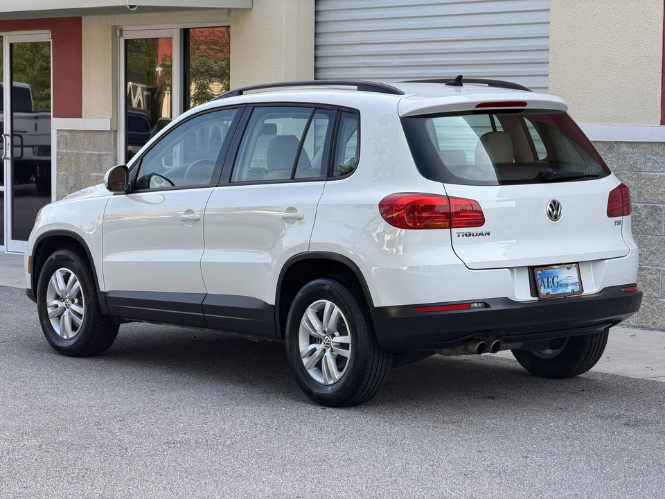 2017 Volkswagen Tiguan - Image 12 of 31