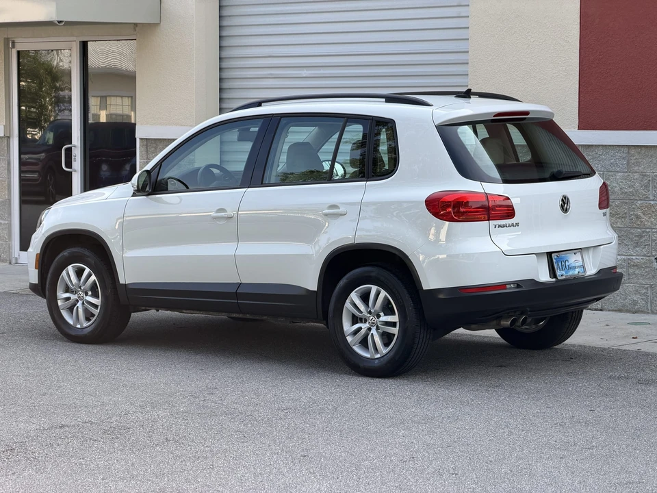 2017 Volkswagen Tiguan - Image 13 of 31