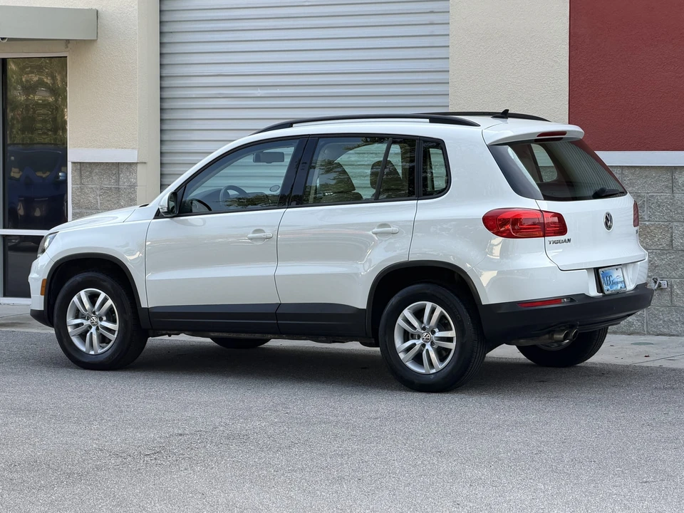2017 Volkswagen Tiguan - Image 14 of 31