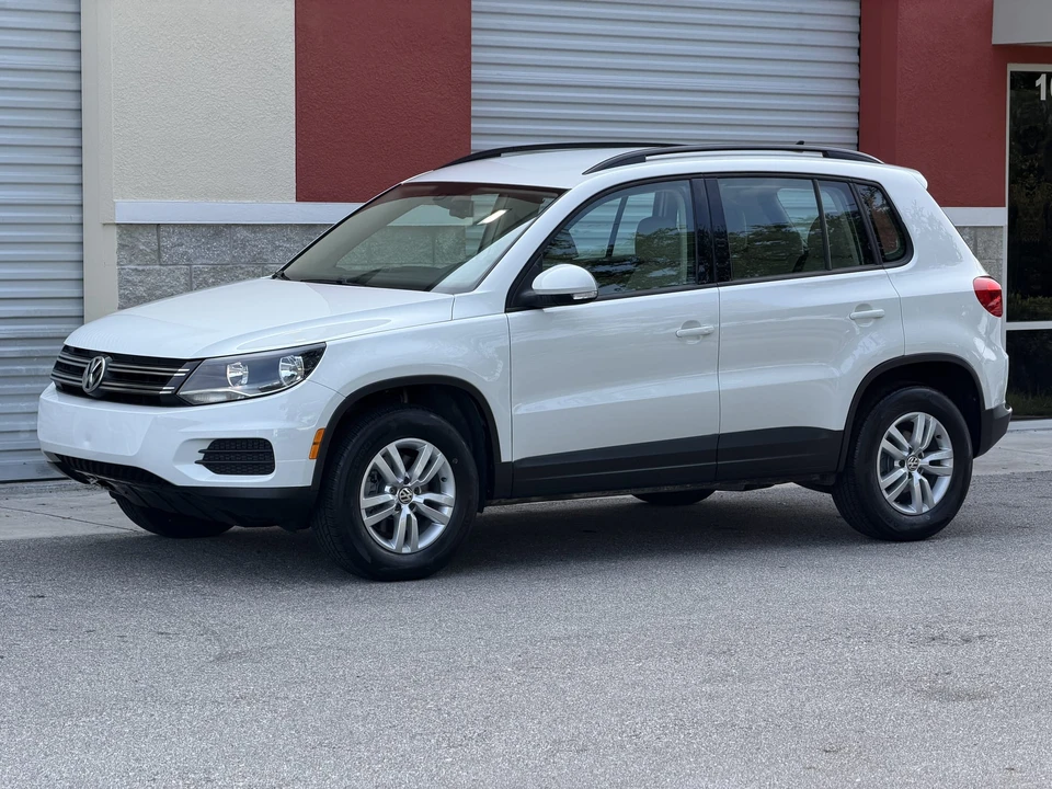 2017 Volkswagen Tiguan - Image 2 of 31