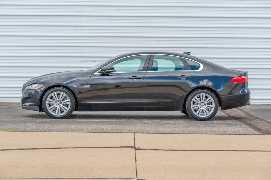 2018 Jaguar X260 XF - Image 2 of 31