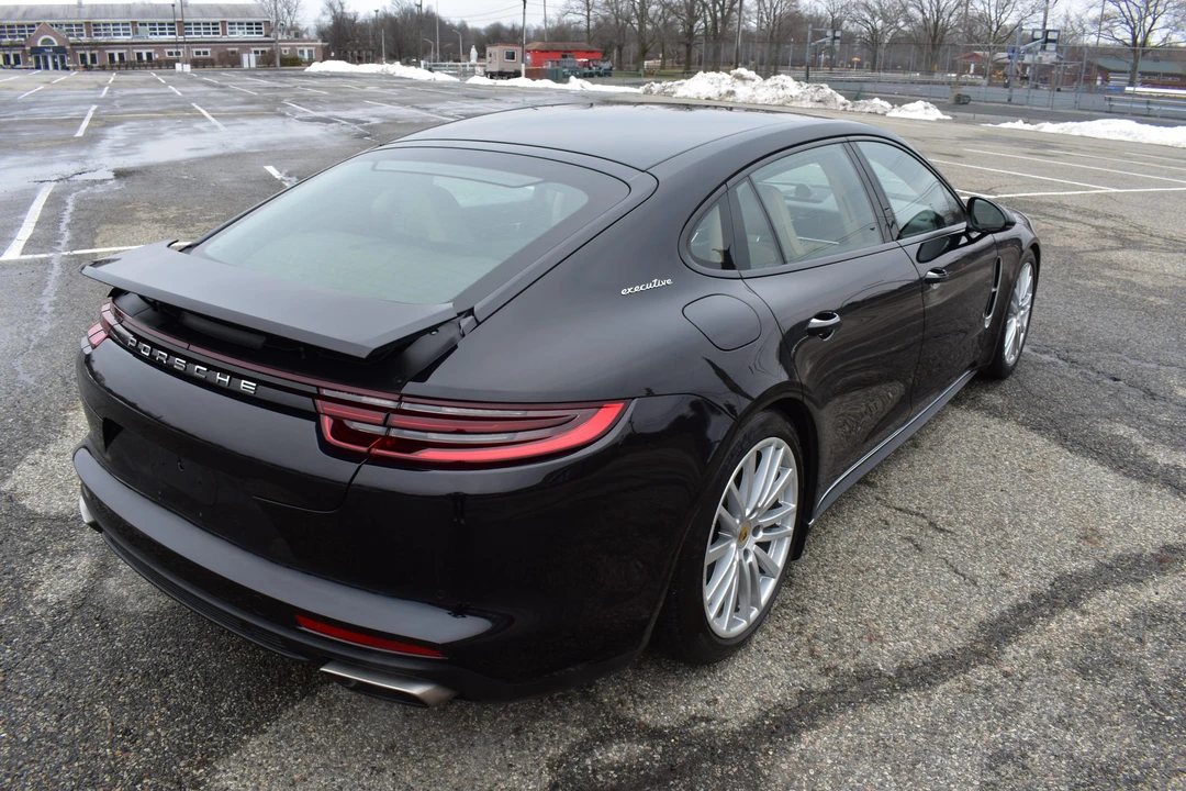 2018 Porsche 971 Panamera - Image 26 of 31