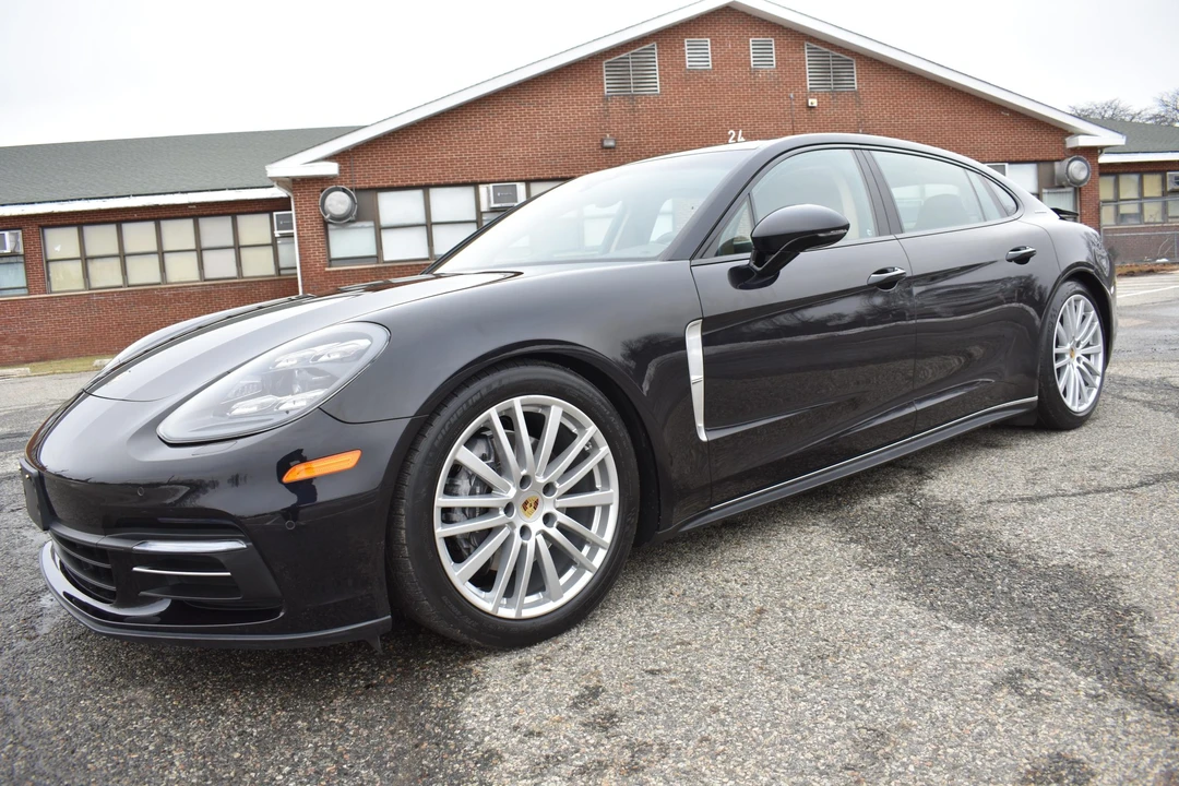 2018 Porsche 971 Panamera - Image 9 of 31