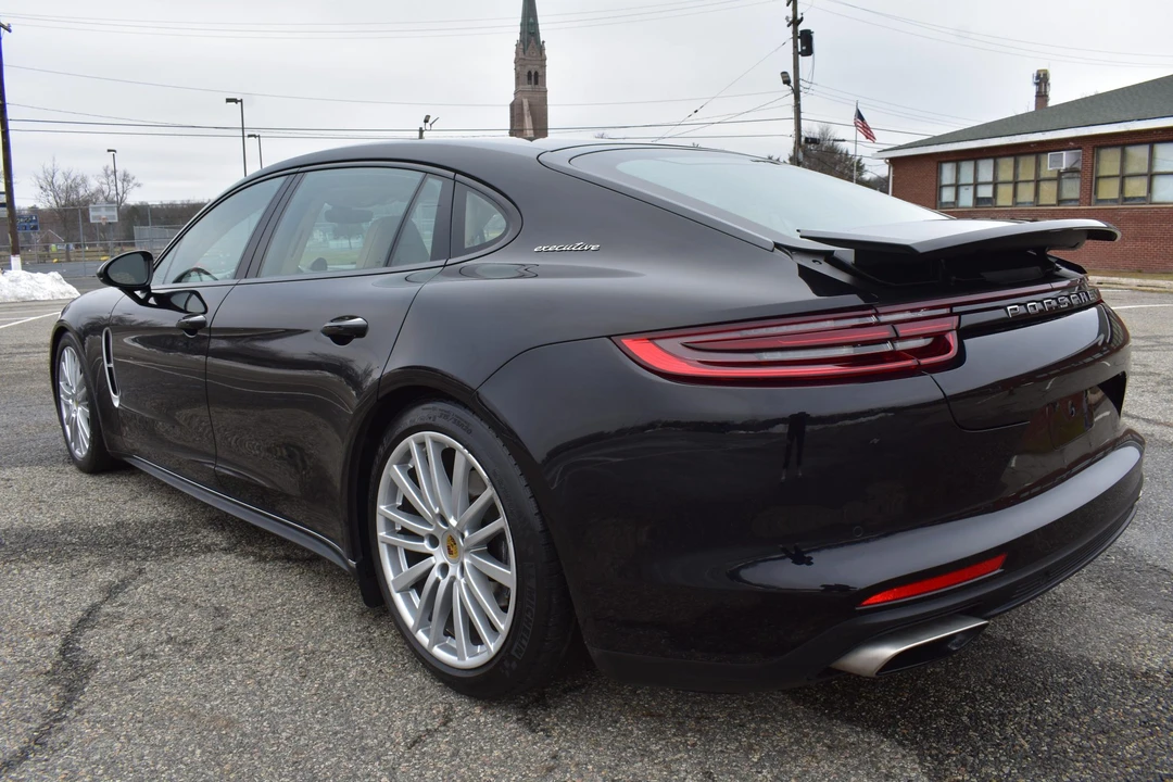 2018 Porsche 971 Panamera - Image 17 of 31