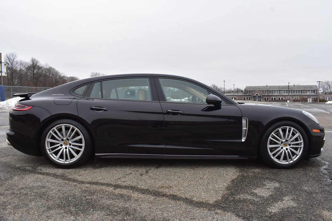 2018 Porsche 971 Panamera - Image 30 of 31