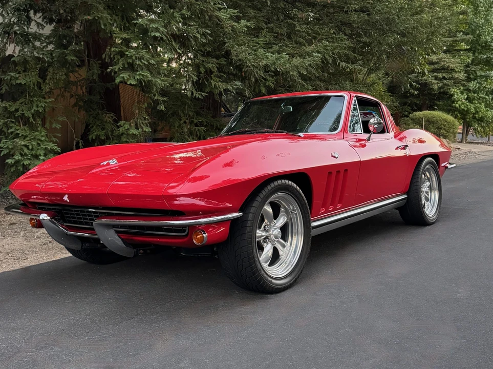 1965 Chevrolet Corvette C2 - Image 2 of 31
