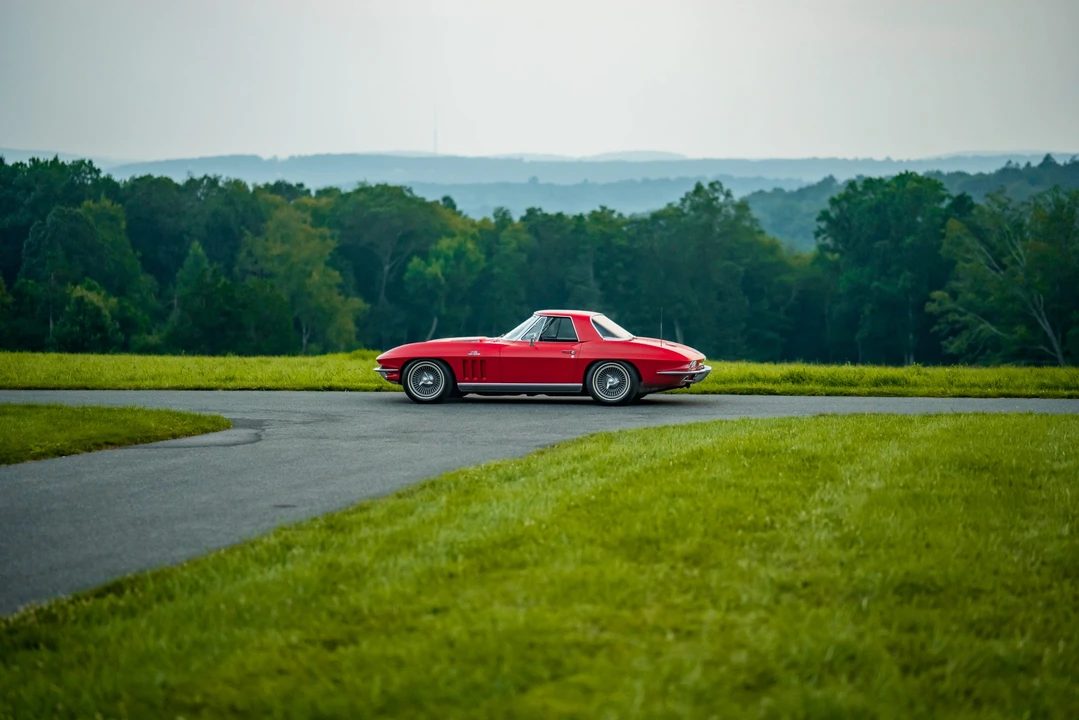 1966 Chevrolet Corvette C2 - Image 19 of 31