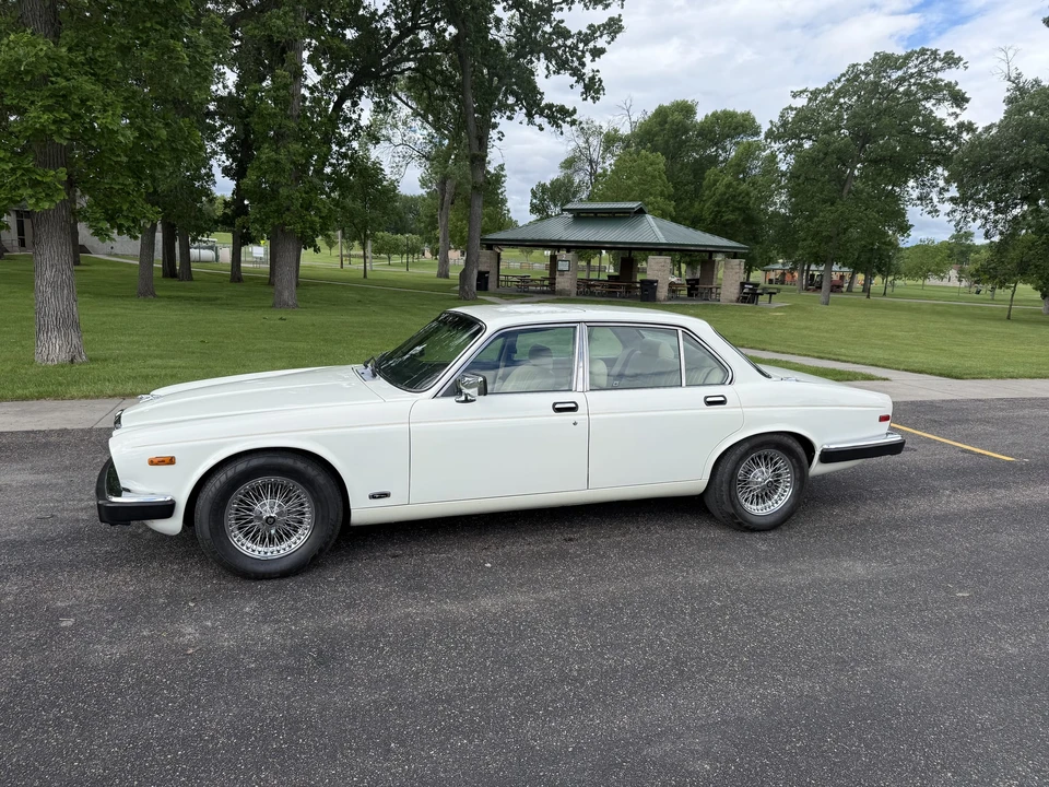 1982 Jaguar XJ Series 3 - Image 4 of 31