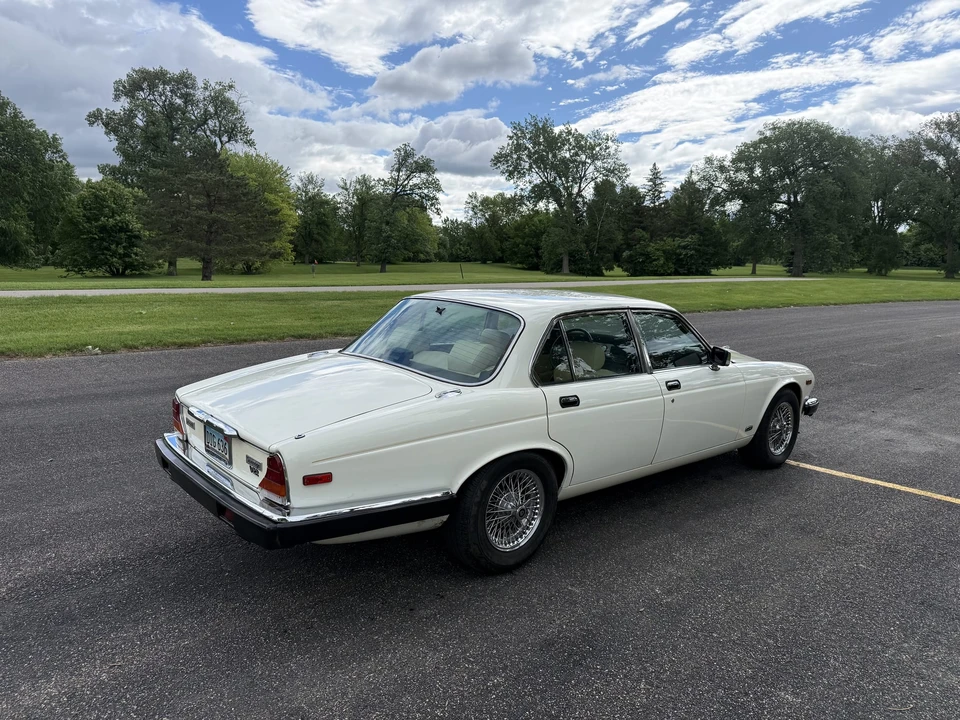 1982 Jaguar XJ Series 3 - Image 8 of 31