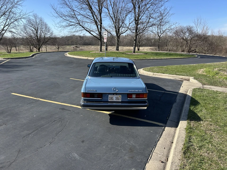 1982 Mercedes-Benz W123 Sedan - Image 21 of 31