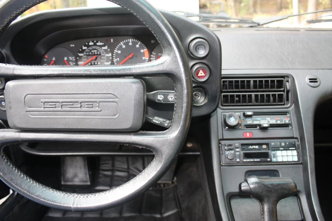 1983 Porsche 928 S - Image 26 of 31