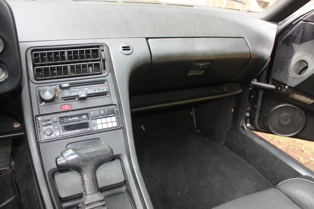 1983 Porsche 928 S - Image 27 of 31