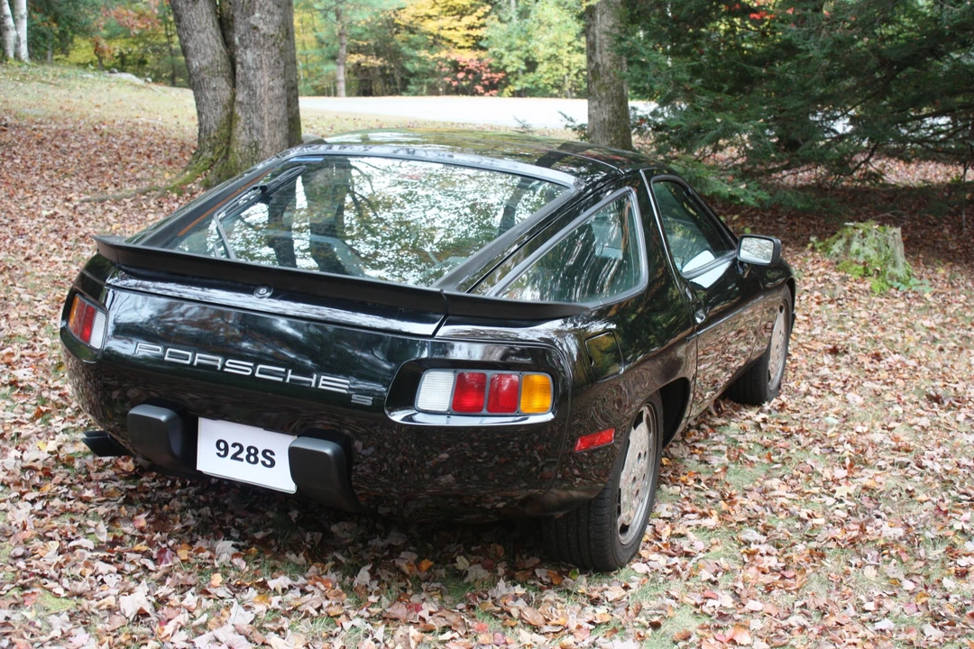 1983 Porsche 928 S - Image 10 of 31