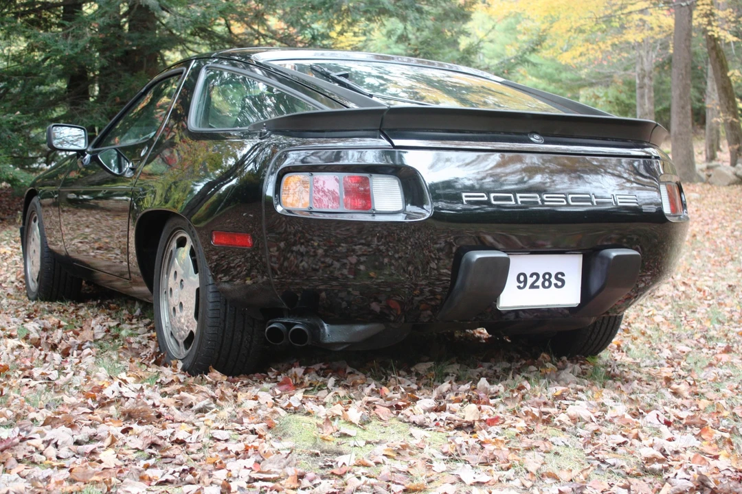 1983 Porsche 928 S - Image 8 of 31