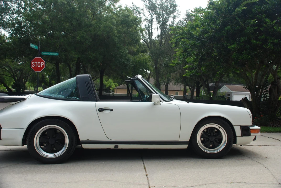 1984 Porsche 911 Carrera 3.2 - Image 12 of 31