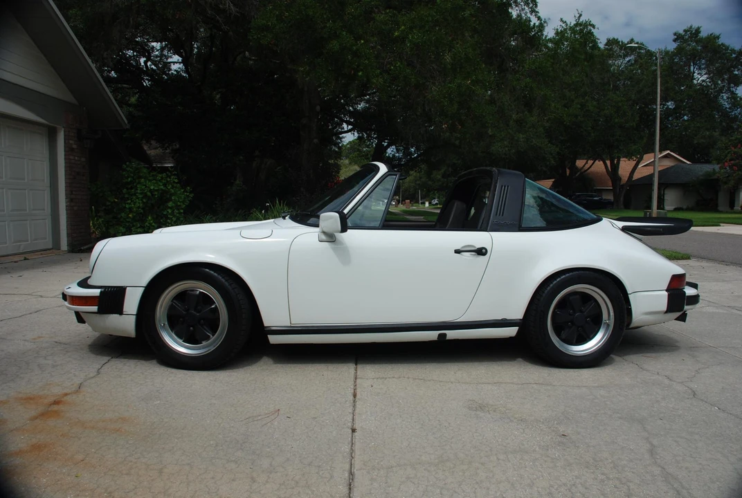 1984 Porsche 911 Carrera 3.2 - Image 10 of 31