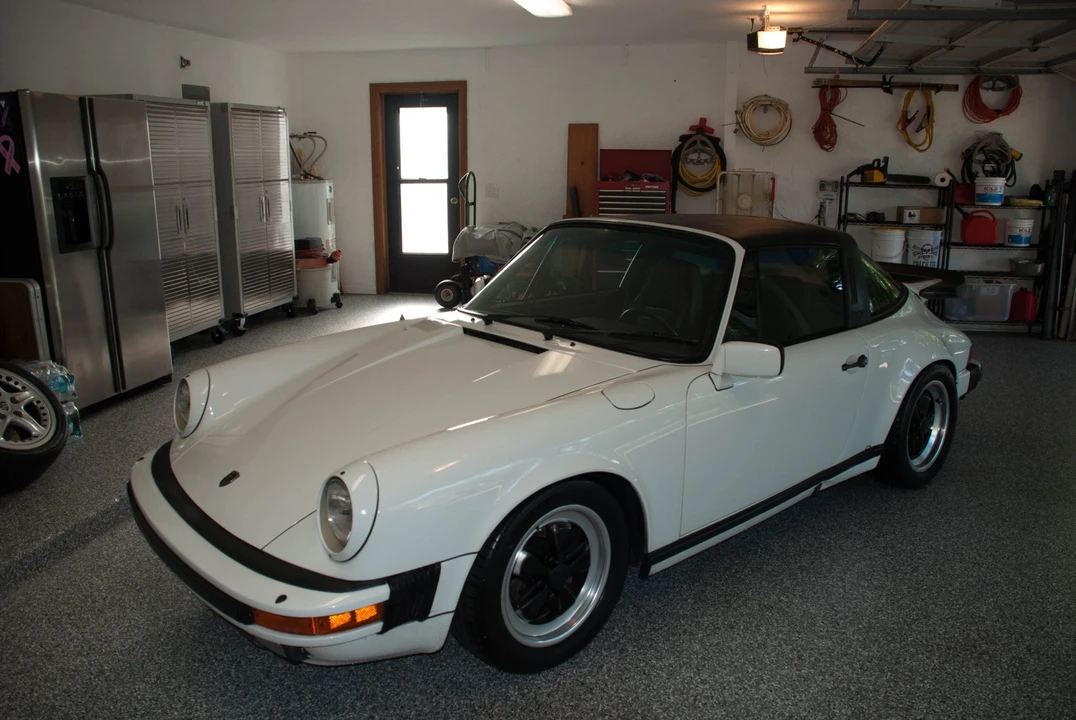 1984 Porsche 911 Carrera 3.2 - Image 13 of 31