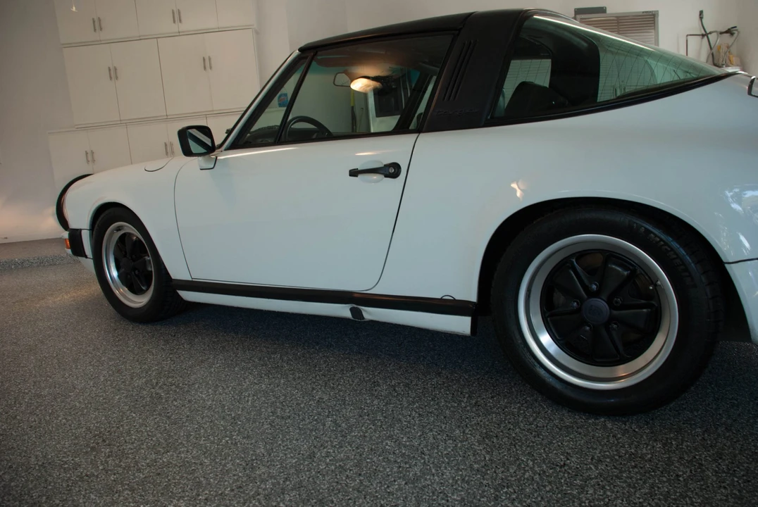 1984 Porsche 911 Carrera 3.2 - Image 16 of 31