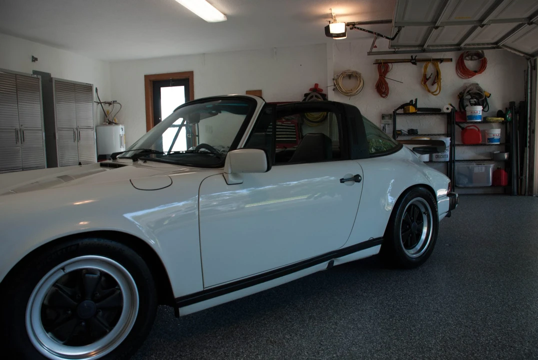 1984 Porsche 911 Carrera 3.2 - Image 14 of 31
