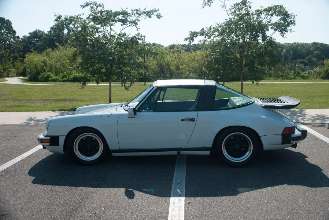 1984 Porsche 911 Carrera 3.2 - Image 4 of 31