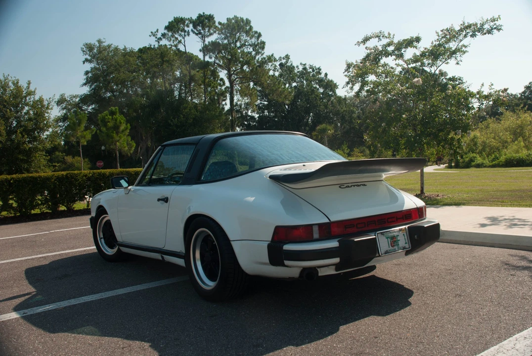1984 Porsche 911 Carrera 3.2 - Image 5 of 31