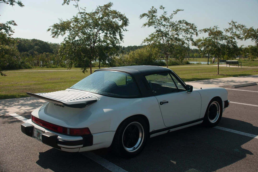 1984 Porsche 911 Carrera 3.2 - Image 6 of 31
