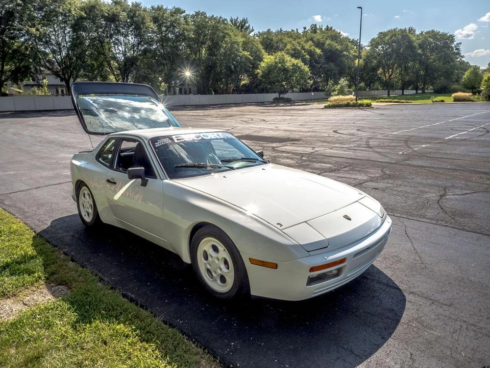 1987 Porsche 944 Turbo - Image 17 of 31