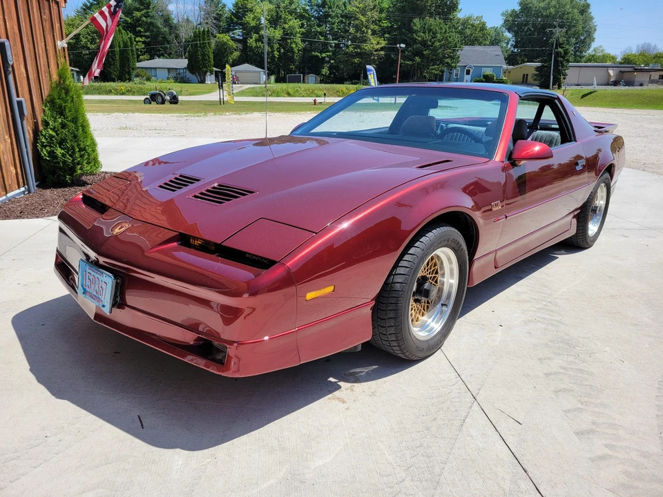 1989 Pontiac Firebird Trans Am 3rd Gen - Image 2 of 31